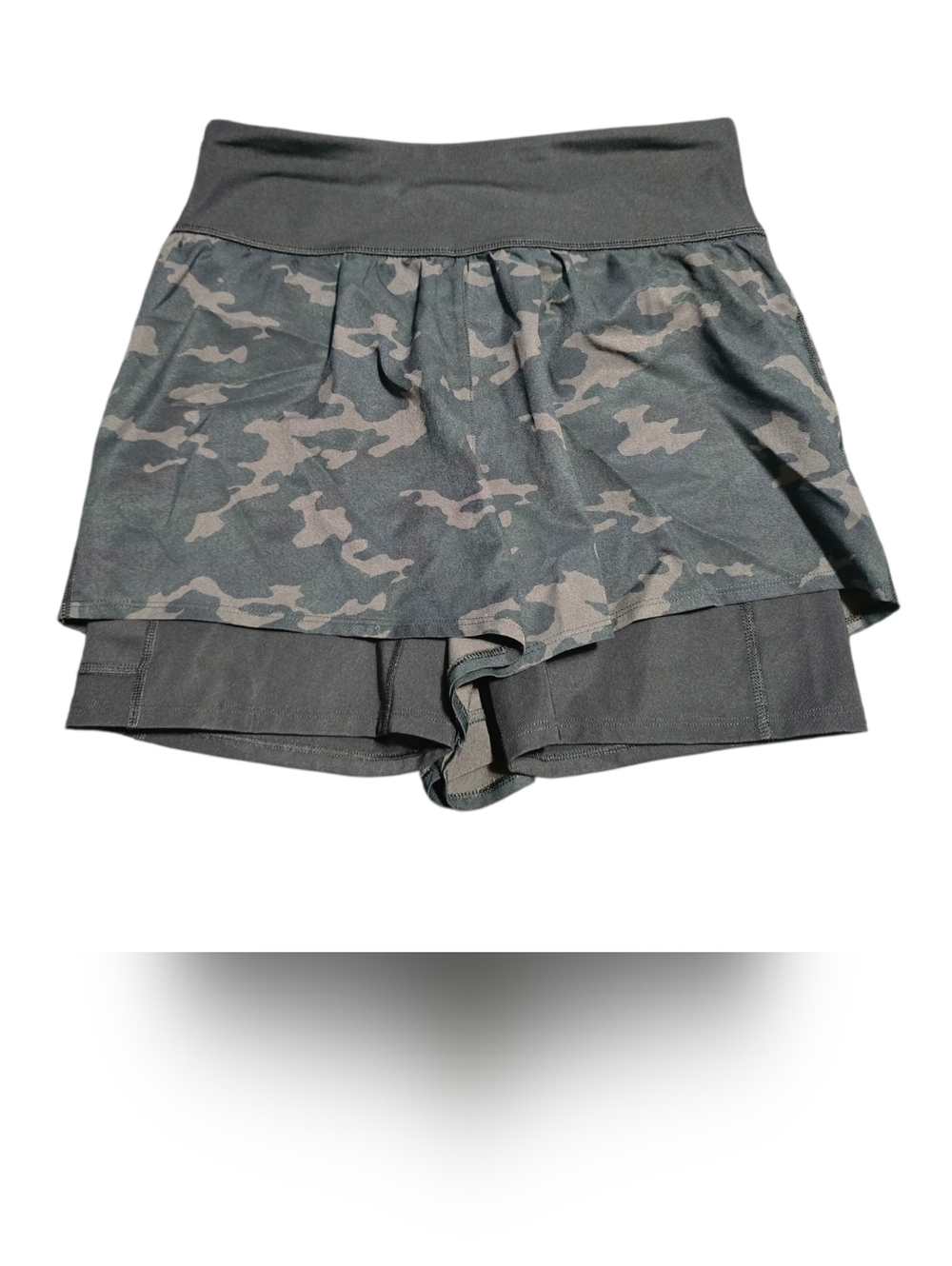SPANX Camouflage Grey Overlay Skort Shorts Size M